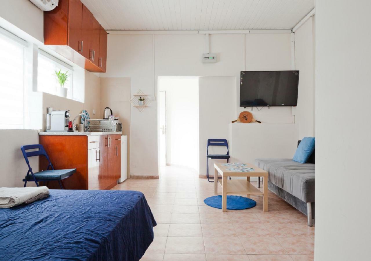 The Surfer'S Beach House Tel Aviv Ngoại thất bức ảnh